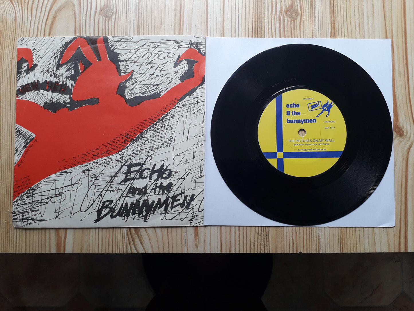 Echo & The Bunnymen-The Pictures On My Wall 7" (CAGE 004 Yellow/Blue Paper Label)