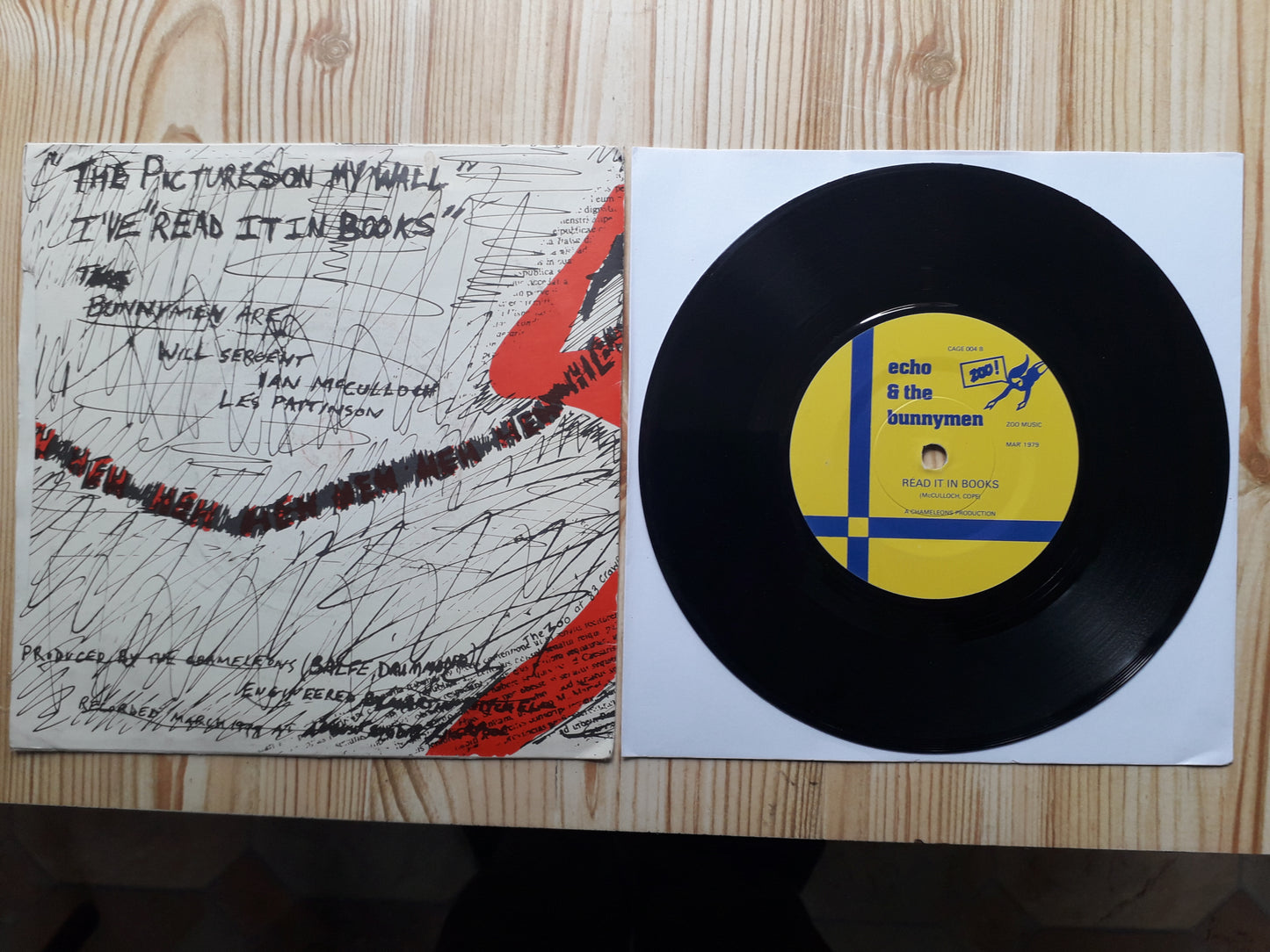Echo & The Bunnymen-The Pictures On My Wall 7" (CAGE 004 Yellow/Blue Paper Label)