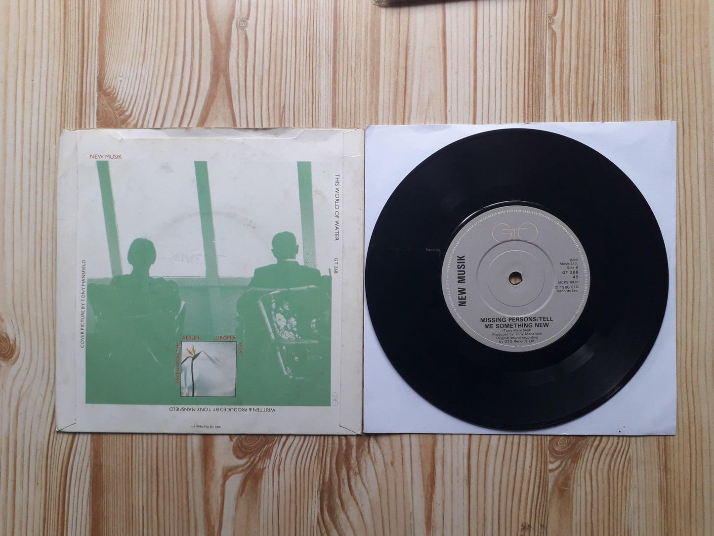 New Musik-This World Of Water 7" (GT 268)