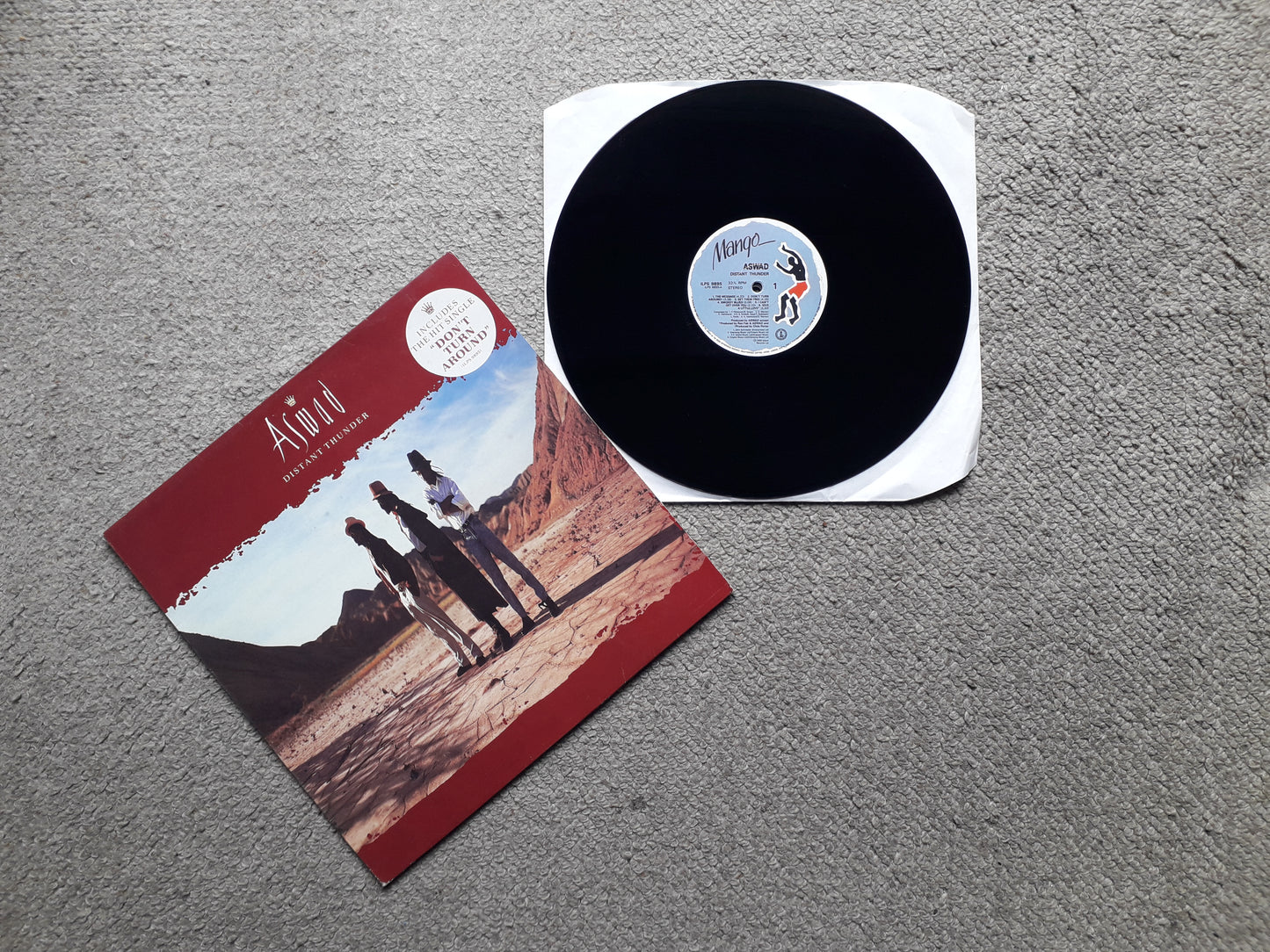 Aswad-Distant Thunder LP (ILPS 9895)