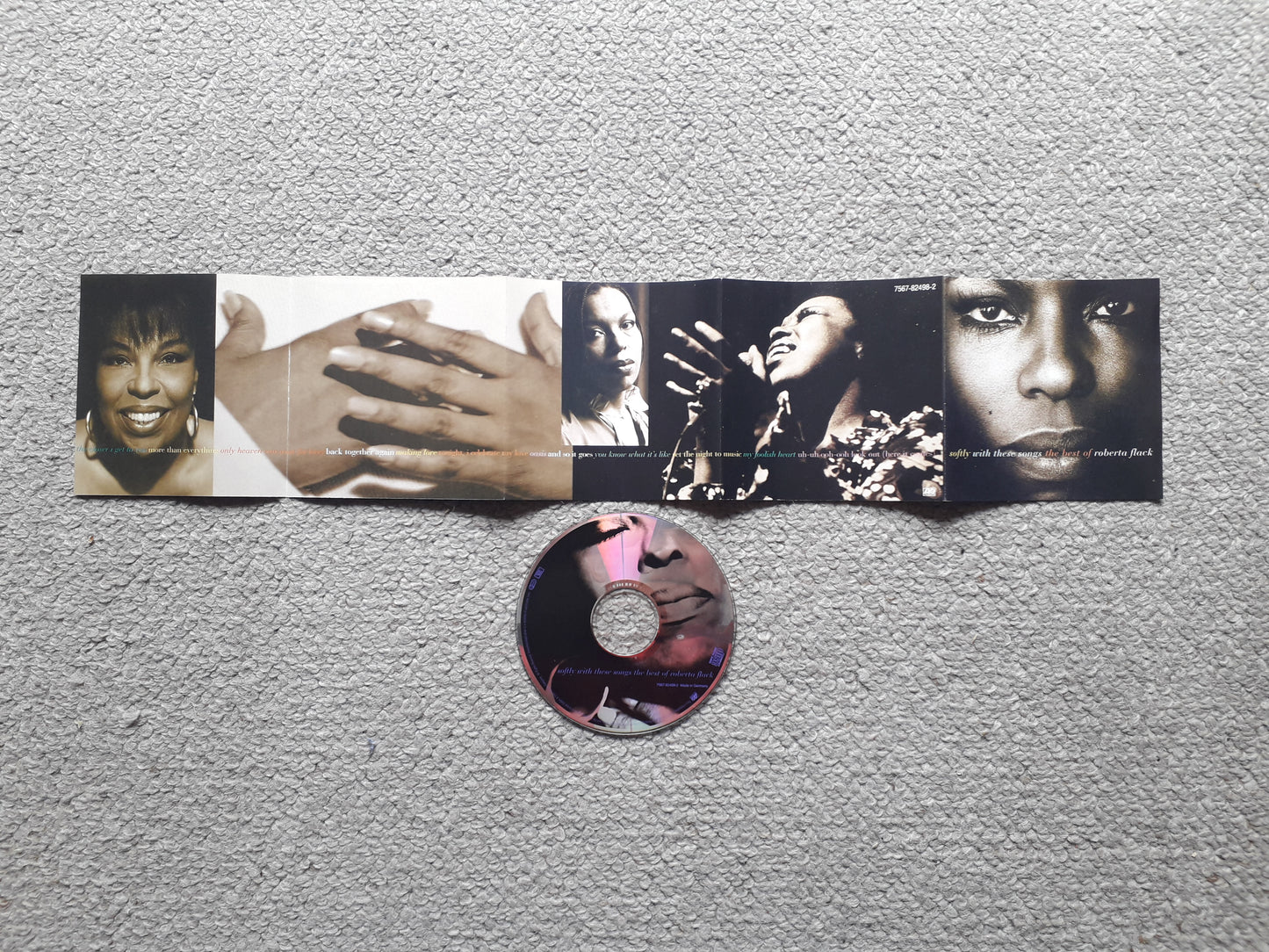 Roberta Flack–Softly With These Songs-The Best Of Roberta Flack CD (7567-82498-2)