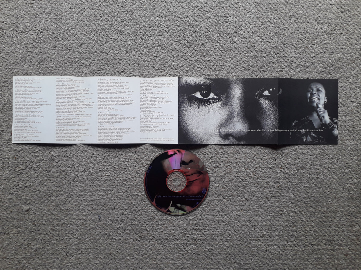 Roberta Flack–Softly With These Songs-The Best Of Roberta Flack CD (7567-82498-2)
