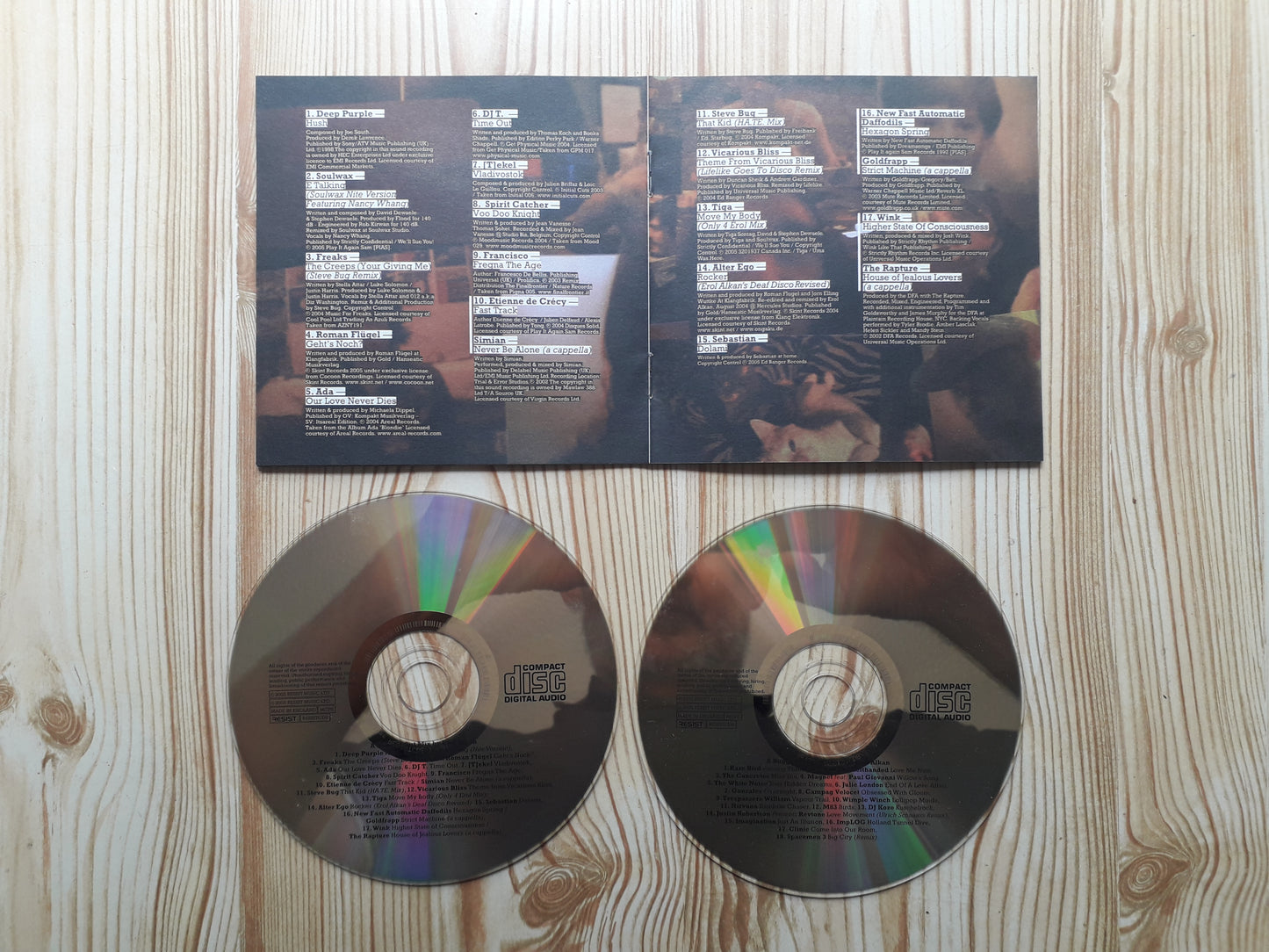 Erol Alkan–A Bugged Out Mix / A Bugged In SelectionDouble CD (RESISTCD8)
