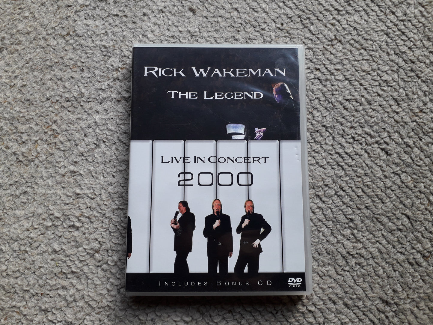 Rick Wakeman-The Legend 'Live In Concert 2000' DVD + Bonus CD (DVD1001X)