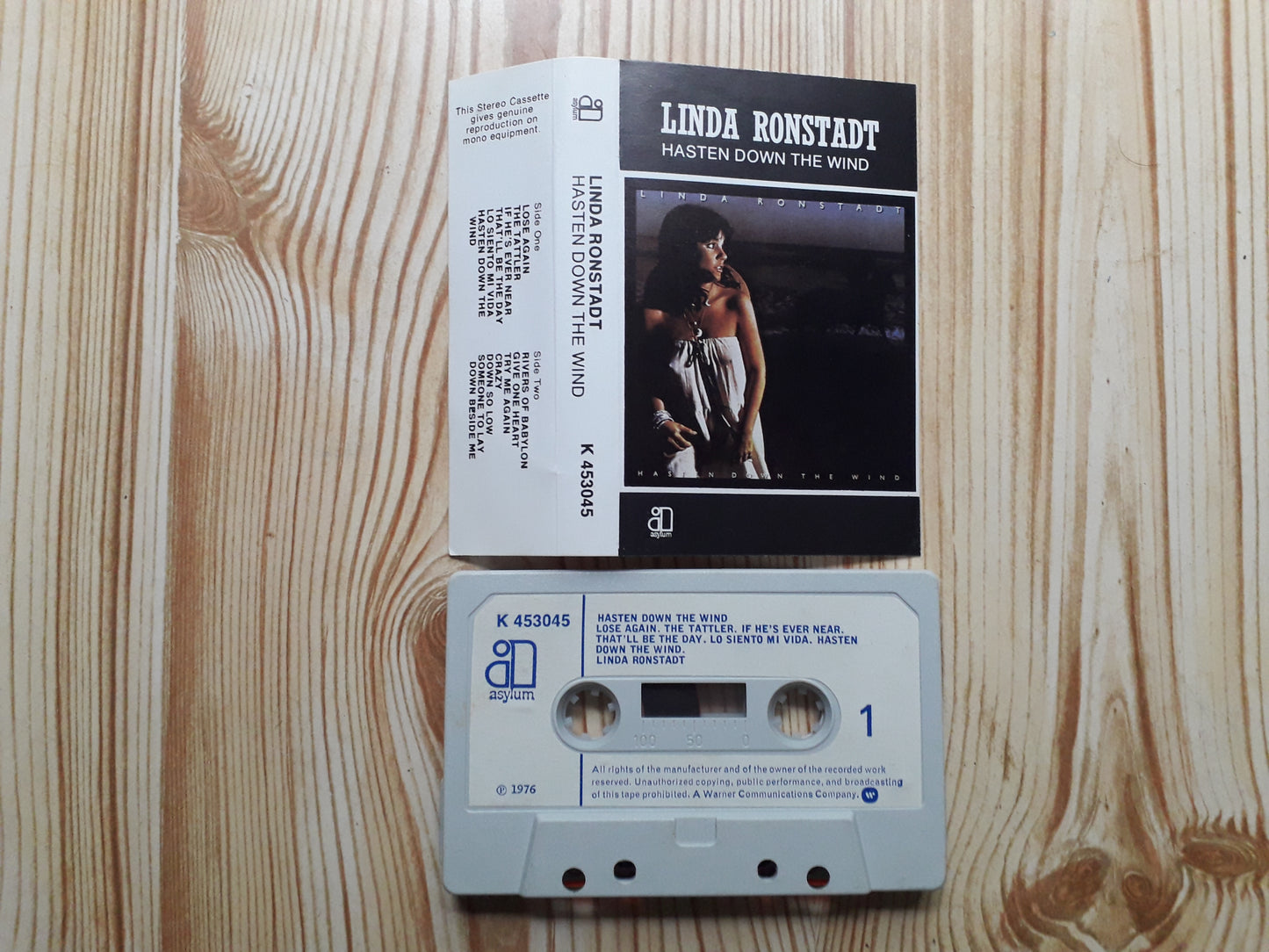 Linda Ronstadt-Hasten Down The Wind Cassette (K 453045)